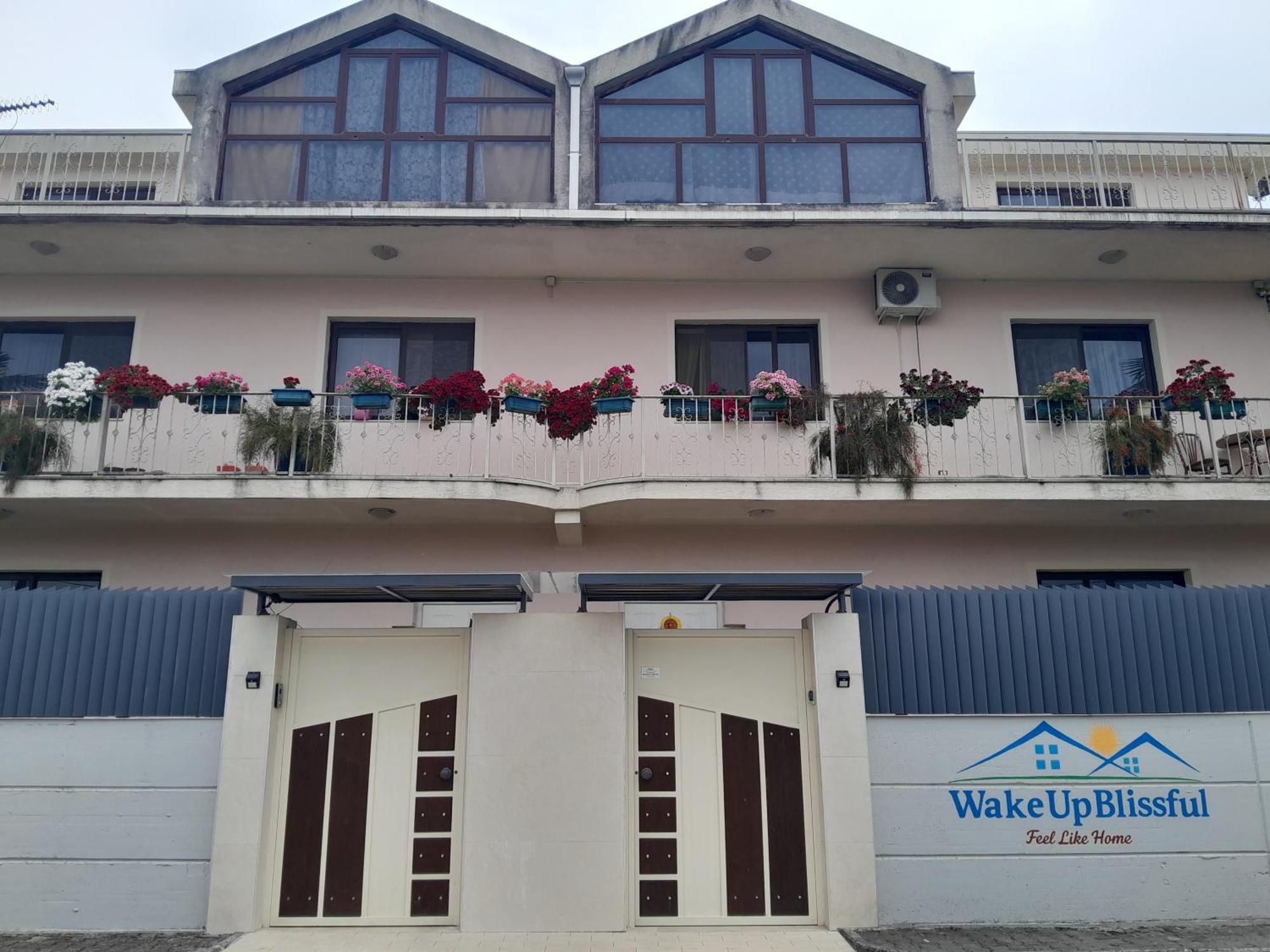 Blissful Hostel Shkodër Exterior foto